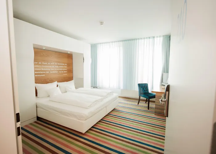 Art فندق لبسيا